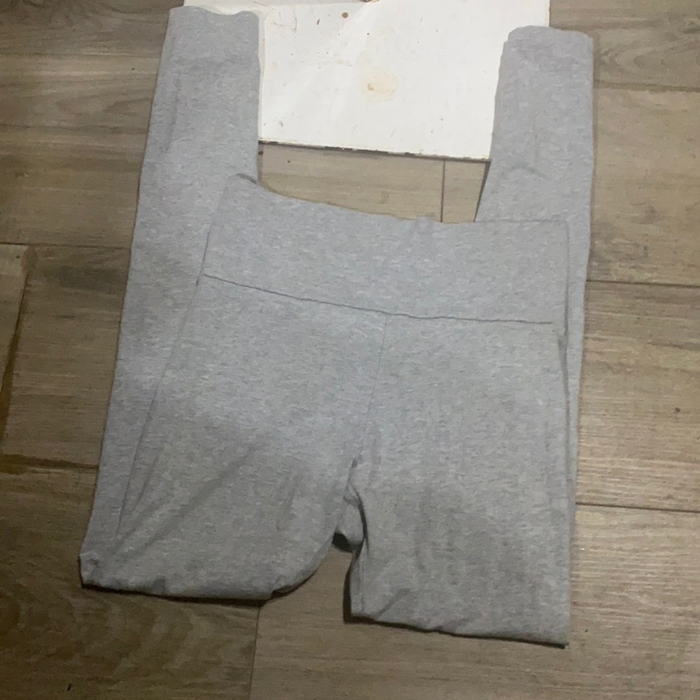 Forever 21 High rise Gray Leggings (Dar)